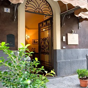 https://manganelli-palace.taorminaitalyhotels.com